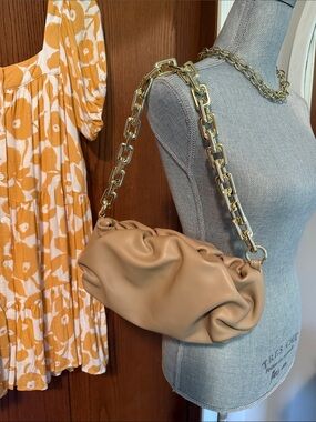 Unbranded Dumpling pouch style shoulder bag  tan faux leather NEW